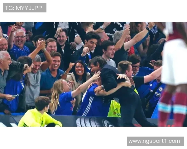 汤姆林全力以赴助球队争胜10中8砍下18分展现活力引擎风采 汤姆林全力以赴助球队争胜10中8砍下18分展现活力引擎风采